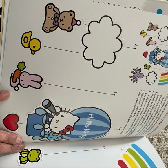 Rare: new Hello Kitty Book of Colours- with make your own mobile - Picture 4 of 4